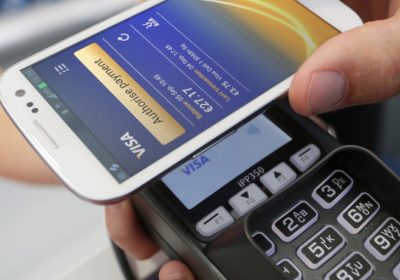 Как платить смартфоном: NFC-кошельки украинских банков