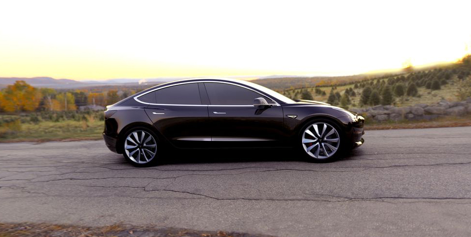 Элон Маск представил новую бюджетную Tesla 3 за $35 000